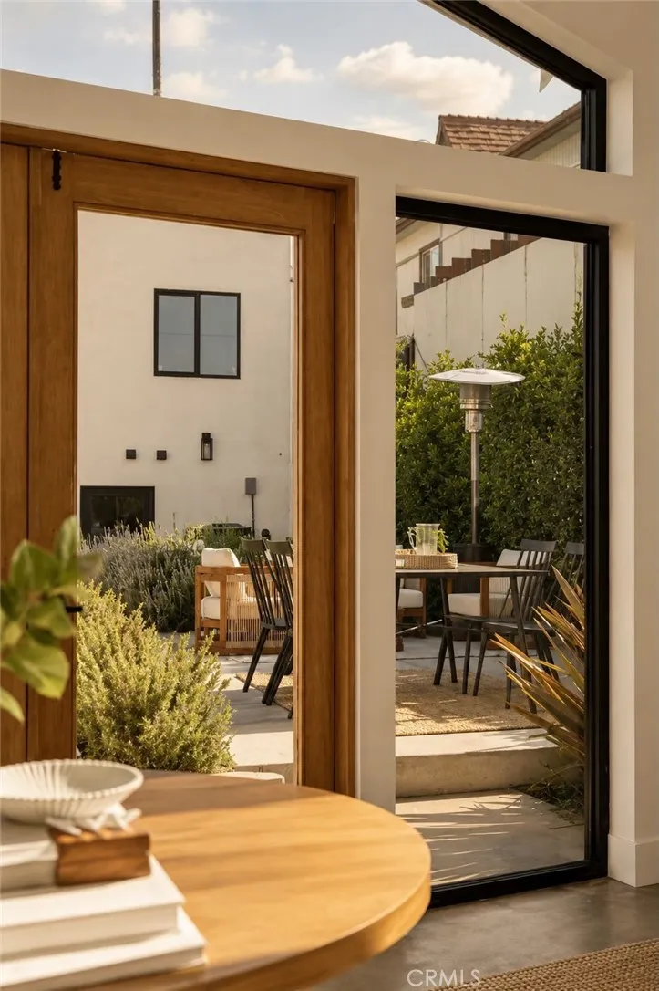 2137 Santa Ynez Street Los Angeles, CA 90026
