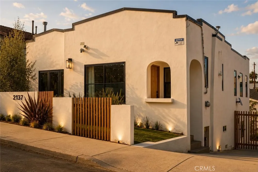2137 Santa Ynez Street Los Angeles, CA 90026
