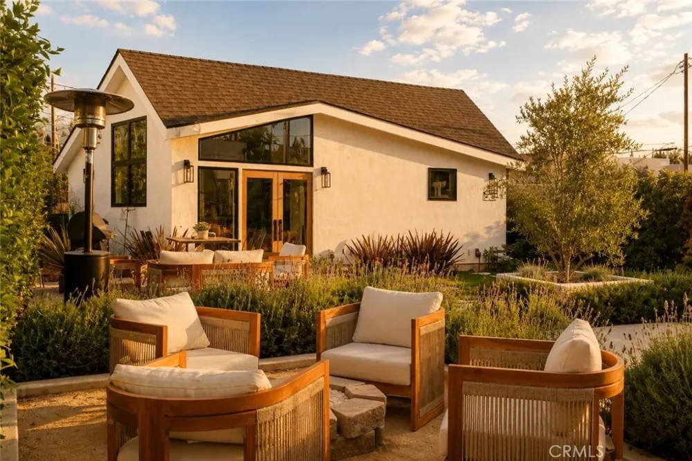 2137 Santa Ynez Street Los Angeles, CA 90026