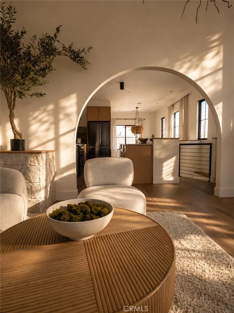 2137 Santa Ynez Street Los Angeles, CA 90026
