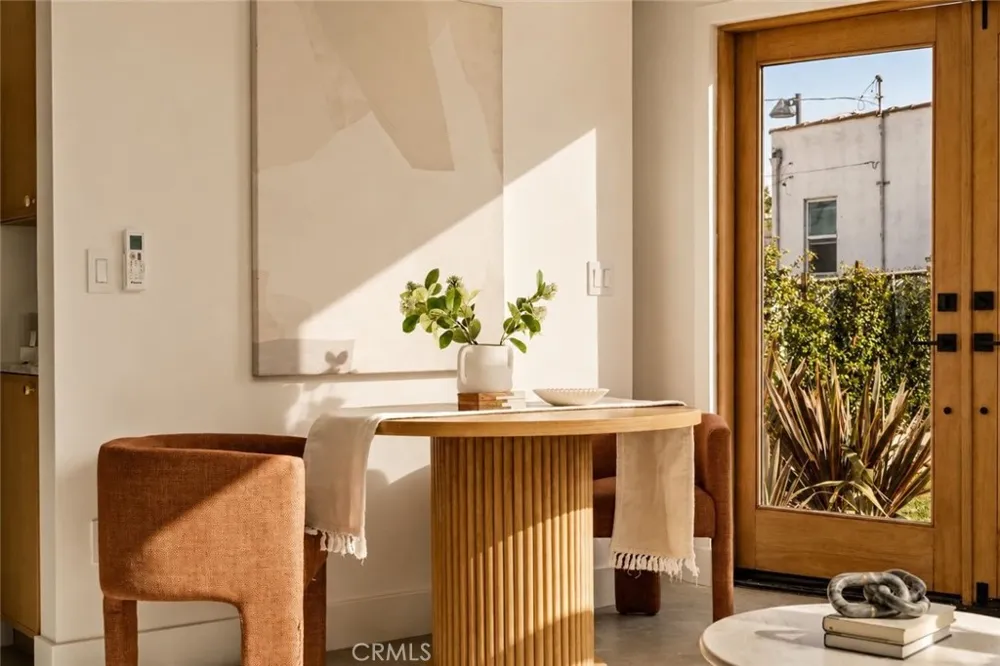 2137 Santa Ynez Street Los Angeles, CA 90026
