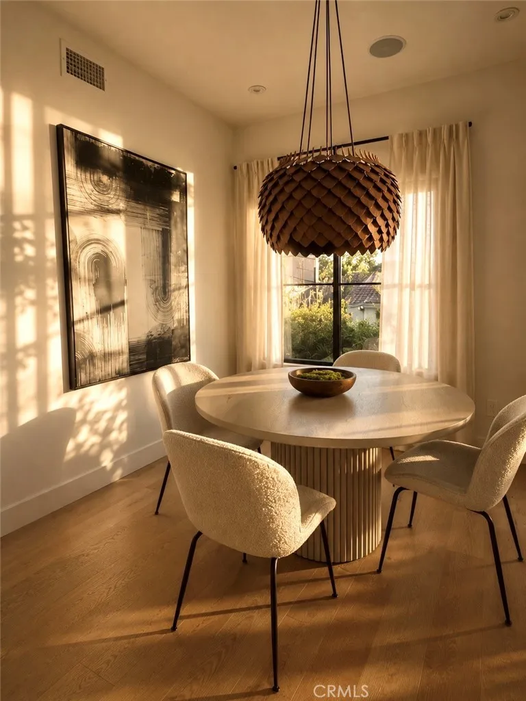 2137 Santa Ynez Street Los Angeles, CA 90026