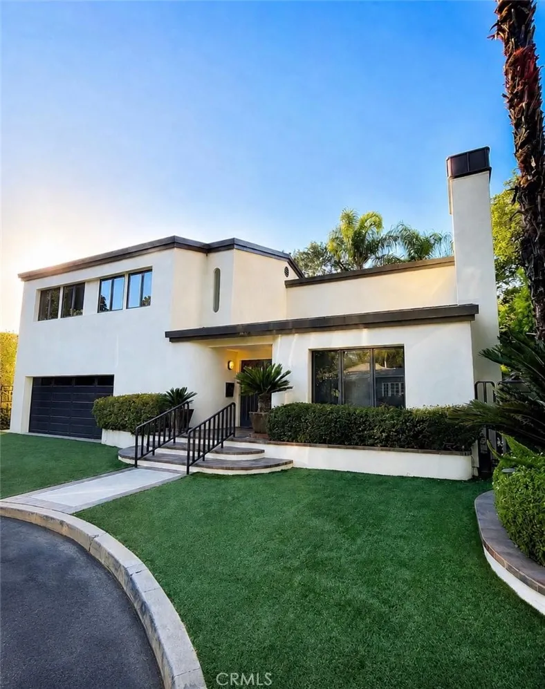 12023 Laurel Lane Studio City, CA 91604