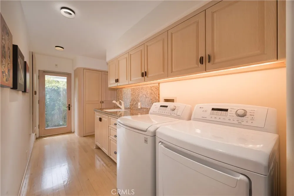 12023 Laurel Lane Studio City, CA 91604