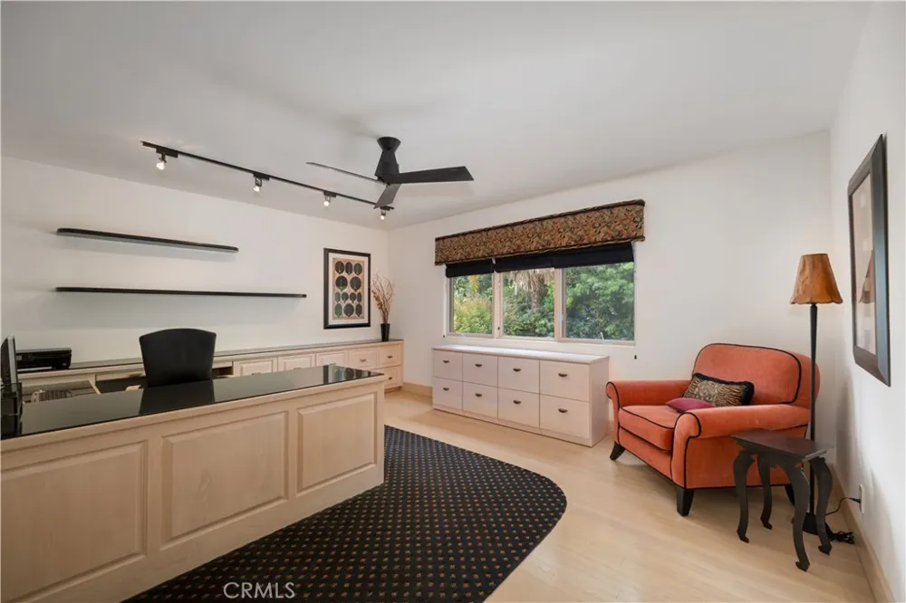 12023 Laurel Lane Studio City, CA 91604