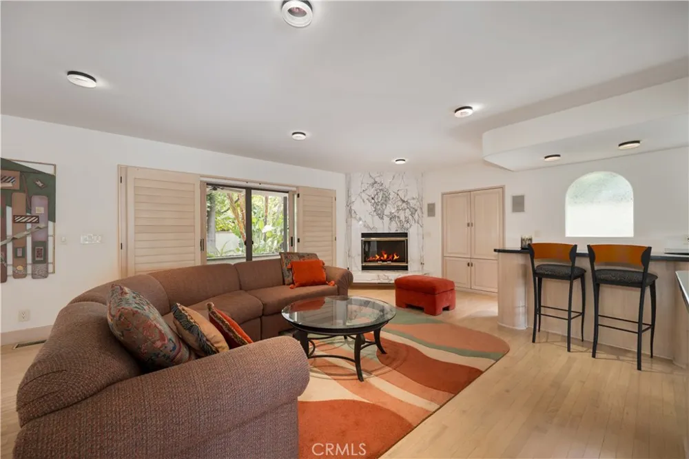 12023 Laurel Lane Studio City, CA 91604