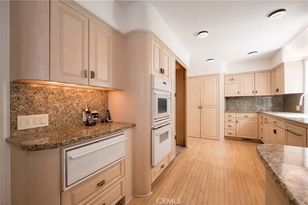 12023 Laurel Lane Studio City, CA 91604