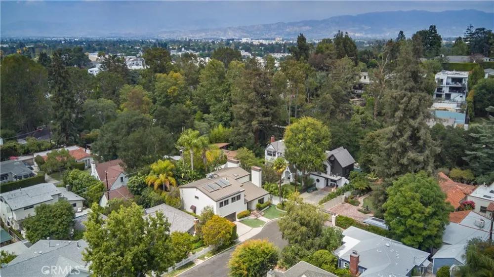 12023 Laurel Lane Studio City, CA 91604