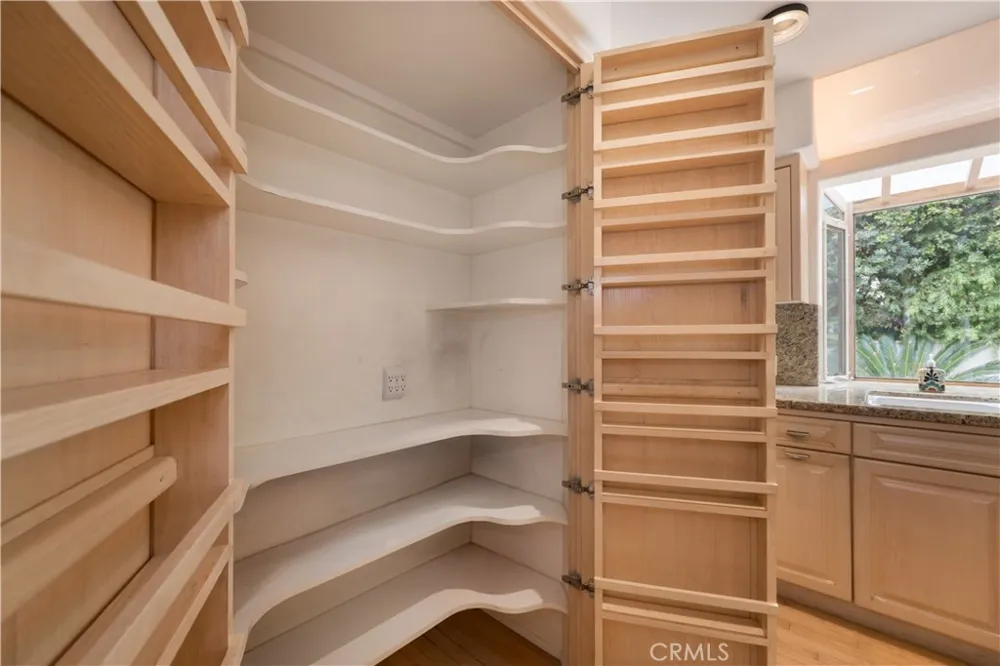 12023 Laurel Lane Studio City, CA 91604