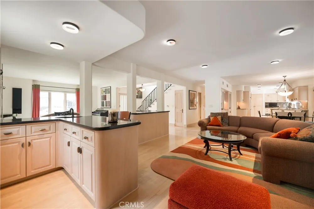 12023 Laurel Lane Studio City, CA 91604