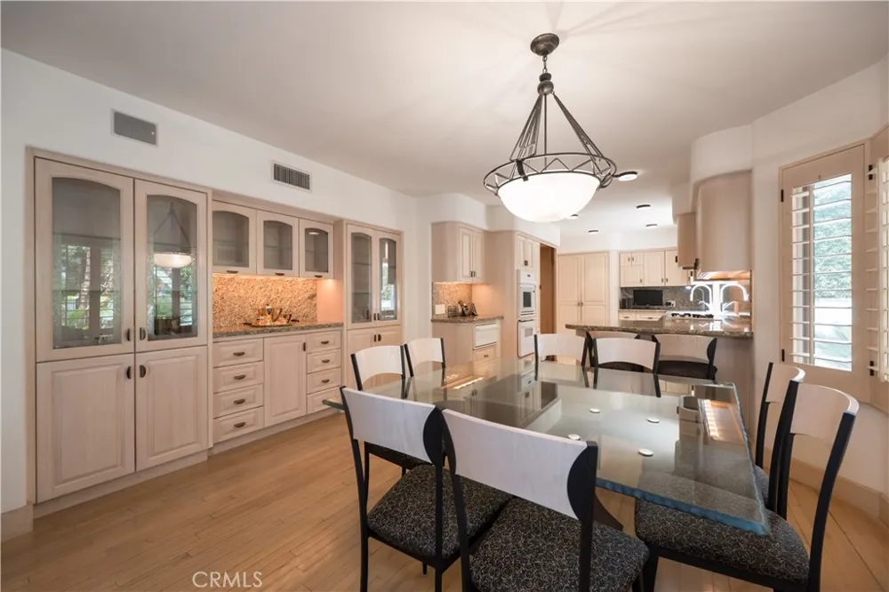 12023 Laurel Lane Studio City, CA 91604
