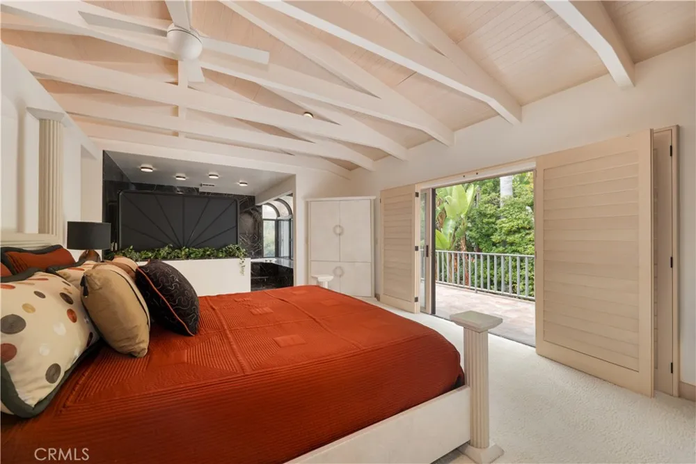 12023 Laurel Lane Studio City, CA 91604
