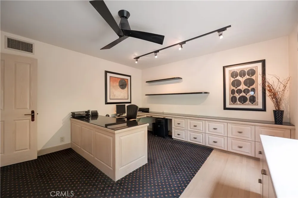 12023 Laurel Lane Studio City, CA 91604