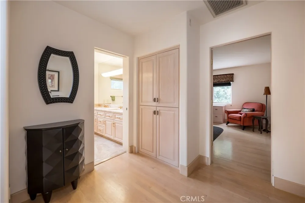 12023 Laurel Lane Studio City, CA 91604