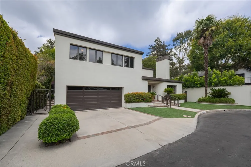 12023 Laurel Lane Studio City, CA 91604