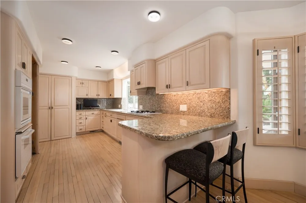 12023 Laurel Lane Studio City, CA 91604