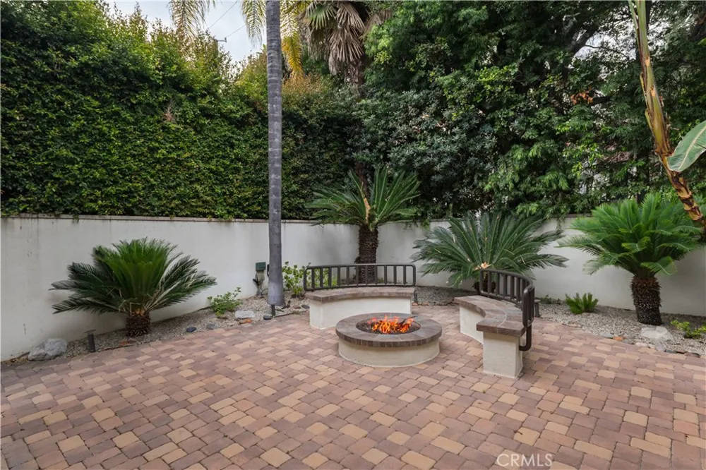 12023 Laurel Lane Studio City, CA 91604