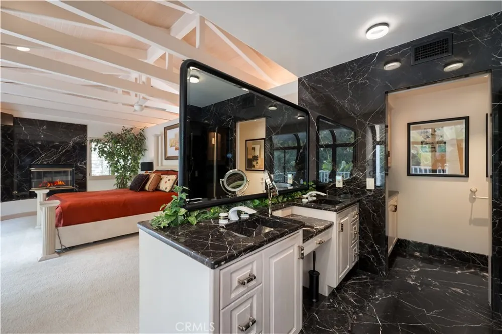12023 Laurel Lane Studio City, CA 91604
