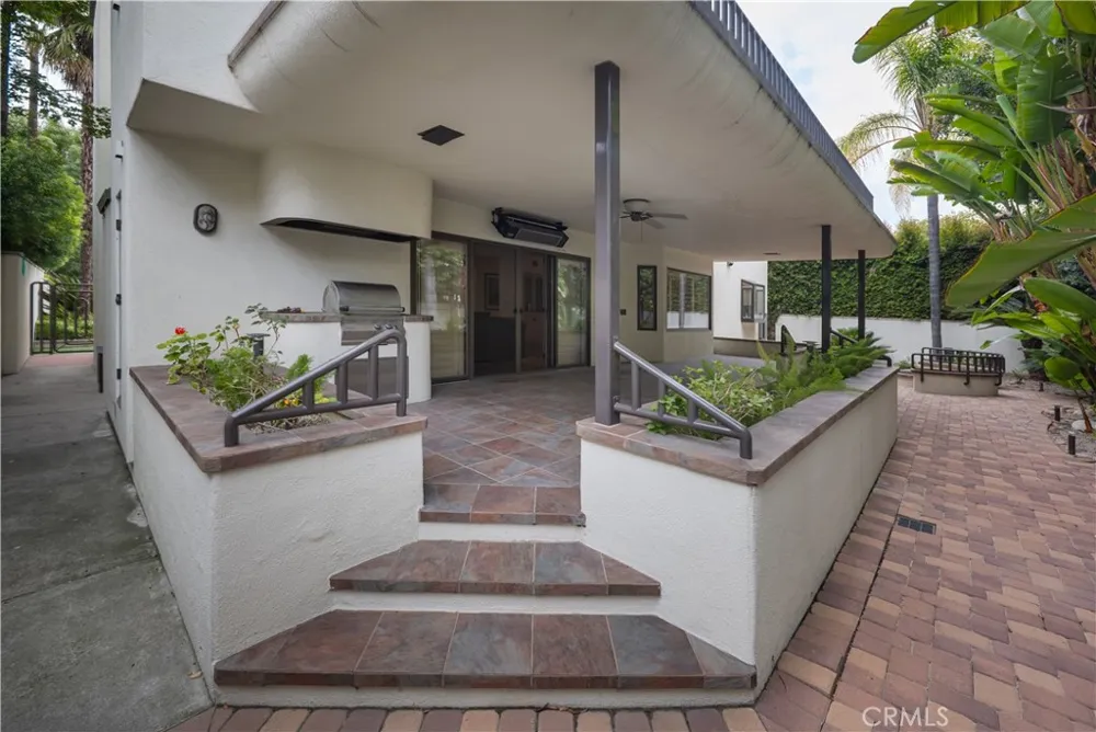12023 Laurel Lane Studio City, CA 91604
