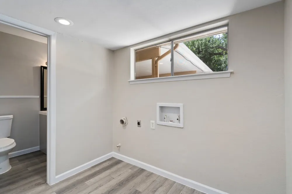 1813 Woodland Avenue Austin, TX 78741
