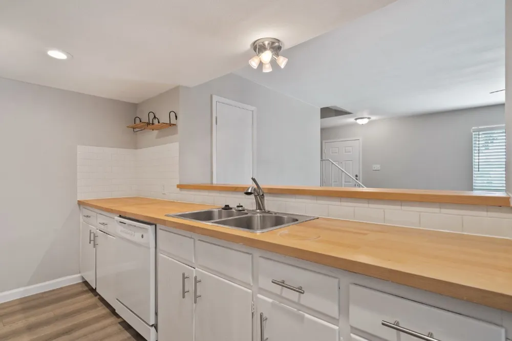 1813 Woodland Avenue Austin, TX 78741