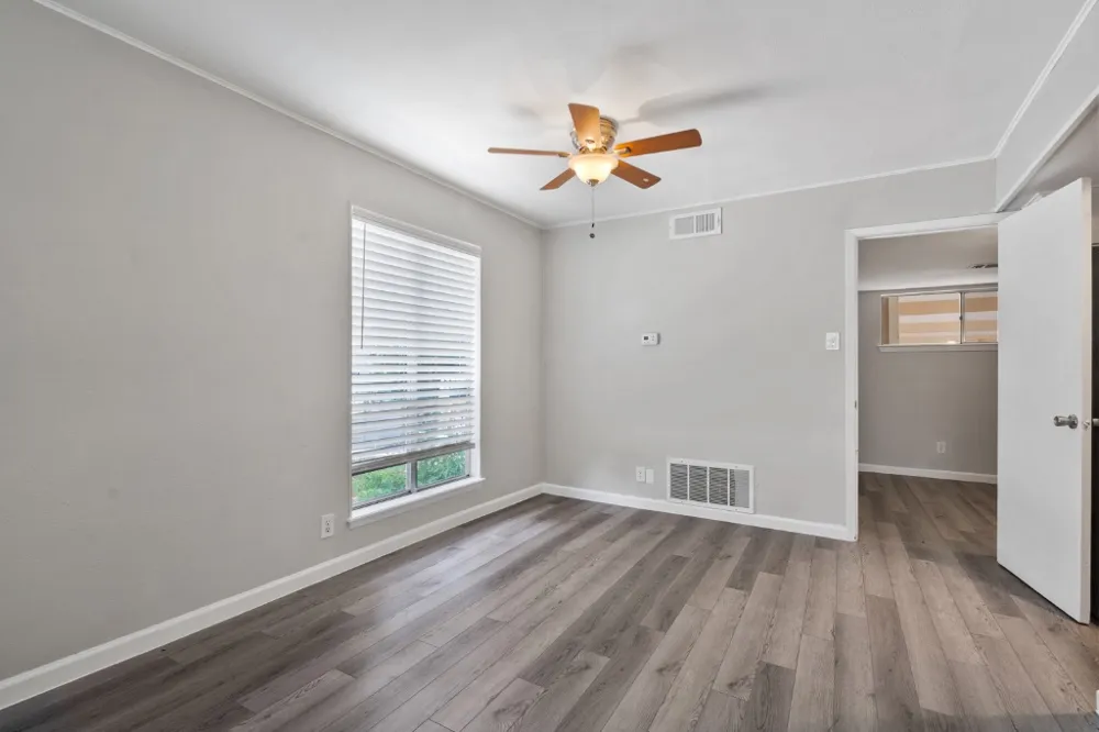 1813 Woodland Avenue Austin, TX 78741