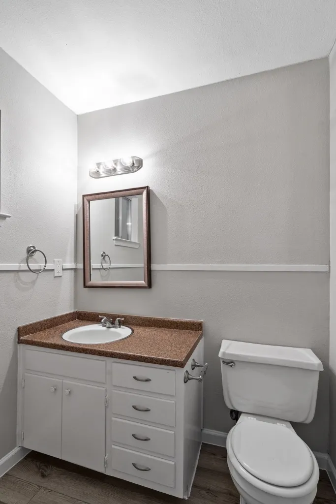 1813 Woodland Avenue Austin, TX 78741