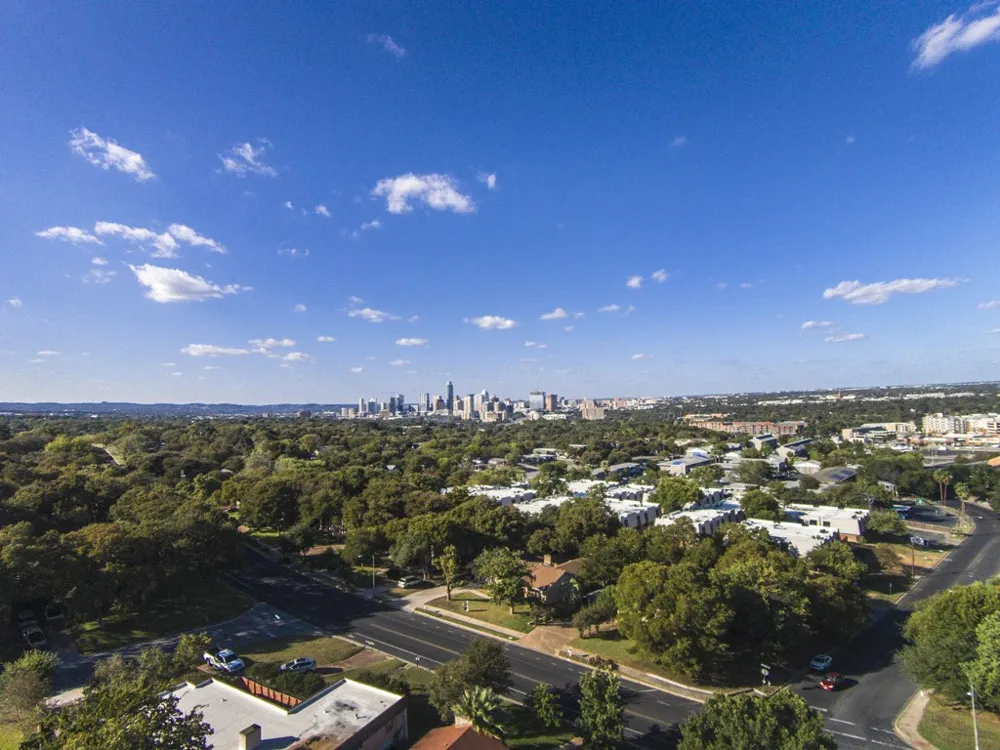 1813 Woodland Avenue Austin, TX 78741