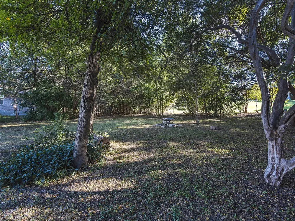 1813 Woodland Avenue Austin, TX 78741