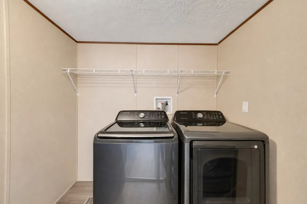 2755 Washburn Road Luling, TX 78648