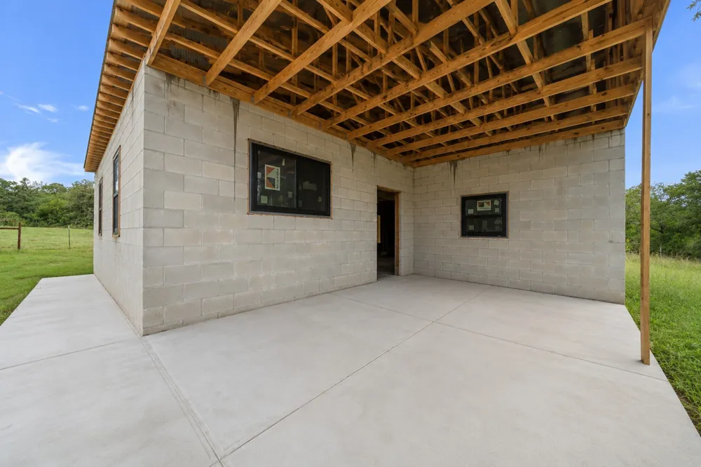 2755 Washburn Road Luling, TX 78648