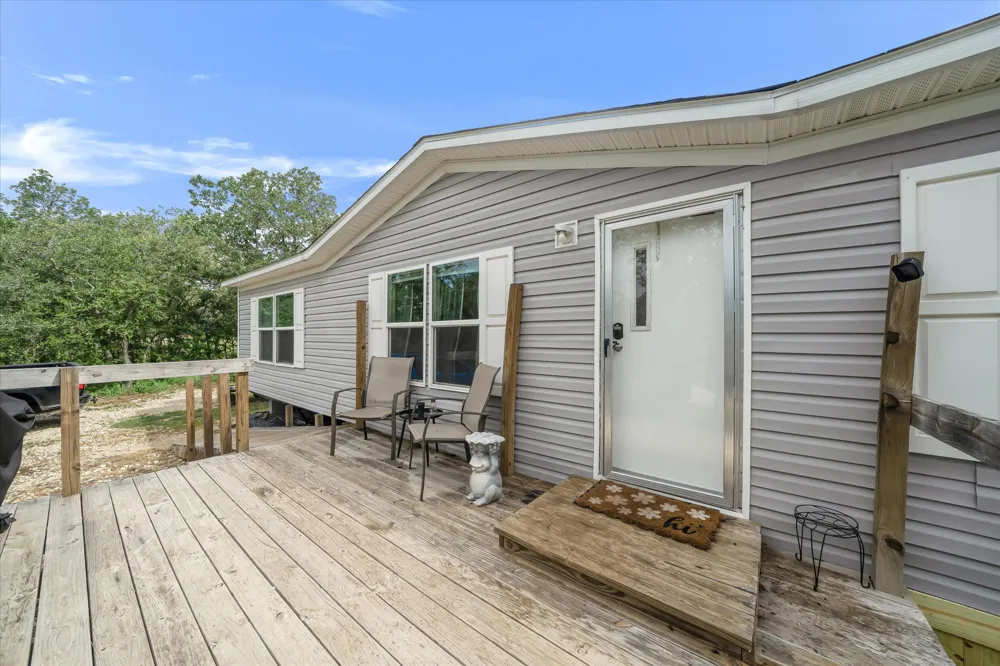 2755 Washburn Road Luling, TX 78648
