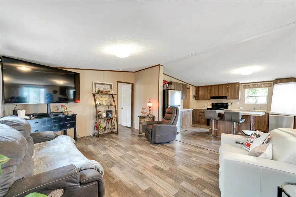 2755 Washburn Road Luling, TX 78648