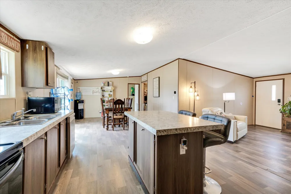 2755 Washburn Road Luling, TX 78648