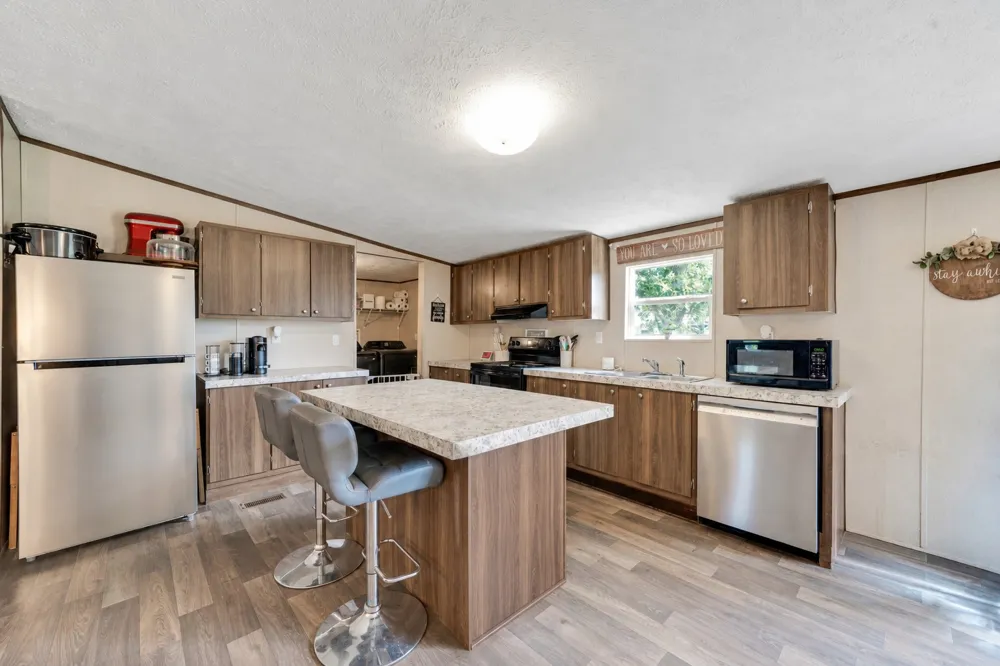 2755 Washburn Road Luling, TX 78648