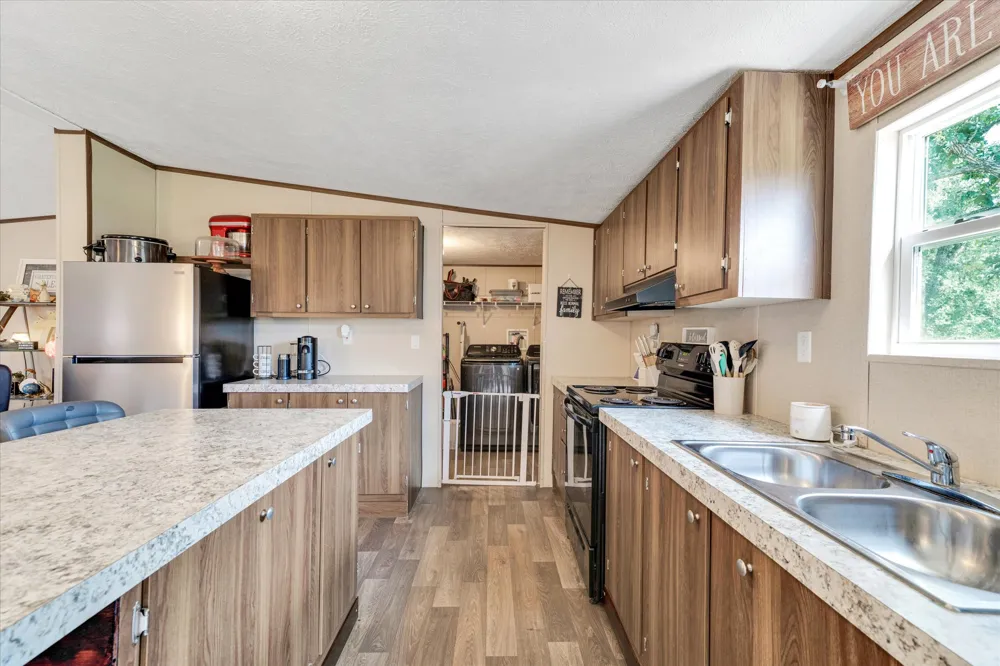 2755 Washburn Road Luling, TX 78648