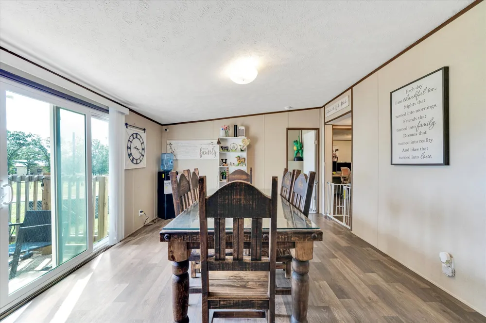 2755 Washburn Road Luling, TX 78648