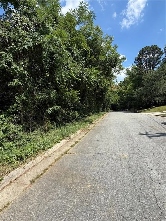 1007 Beaumont Avenue Greensboro, NC 27401