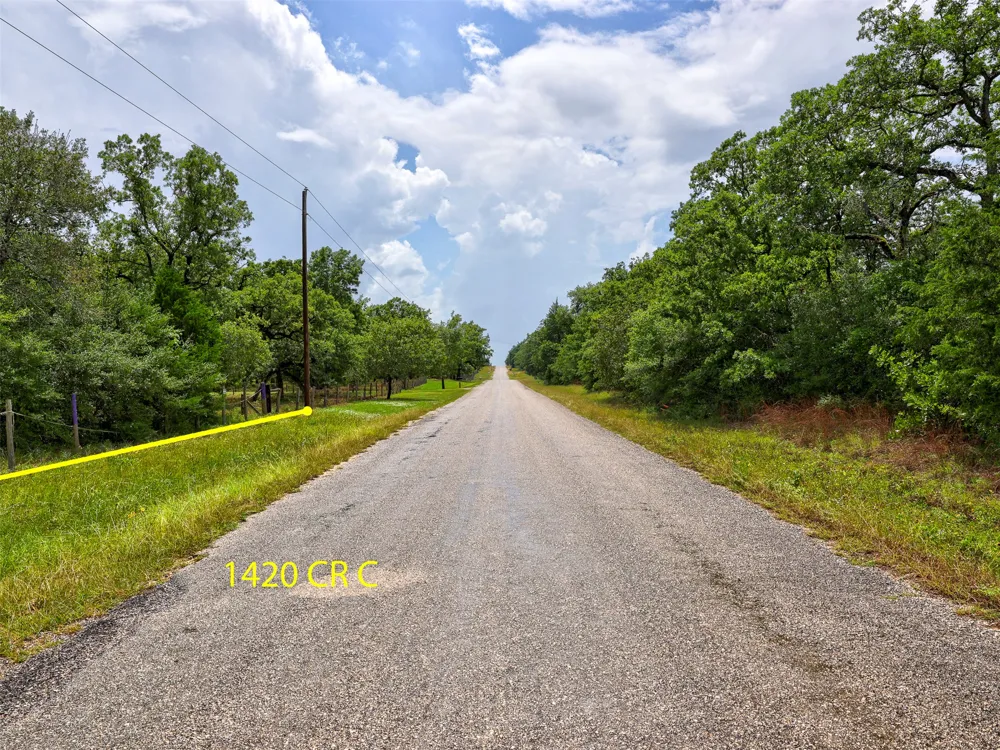 1420 CR C Lexington, TX 78947