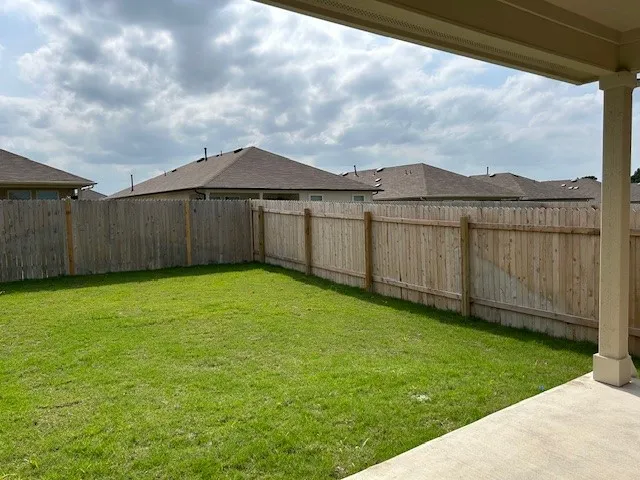 311 Darwin Place Lockhart, TX 78644
