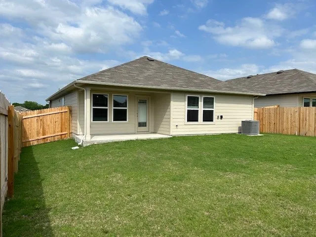 311 Darwin Place Lockhart, TX 78644