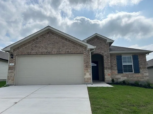 311 Darwin Place Lockhart, TX 78644