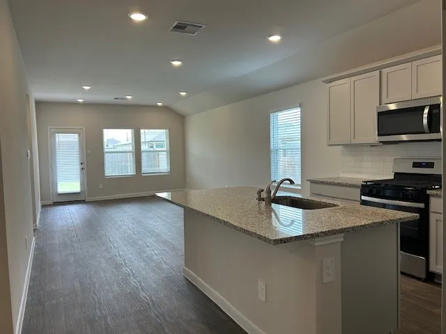 311 Darwin Place Lockhart, TX 78644