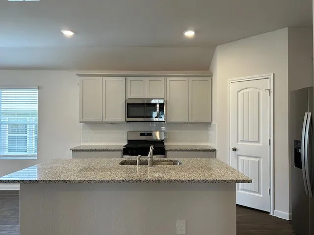 311 Darwin Place Lockhart, TX 78644
