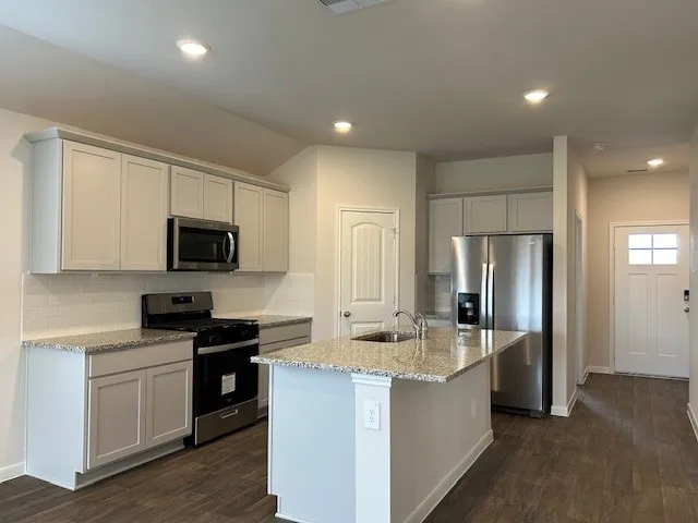 311 Darwin Place Lockhart, TX 78644