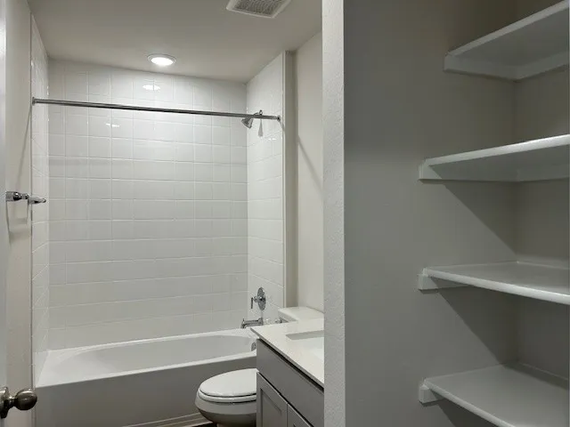 311 Darwin Place Lockhart, TX 78644