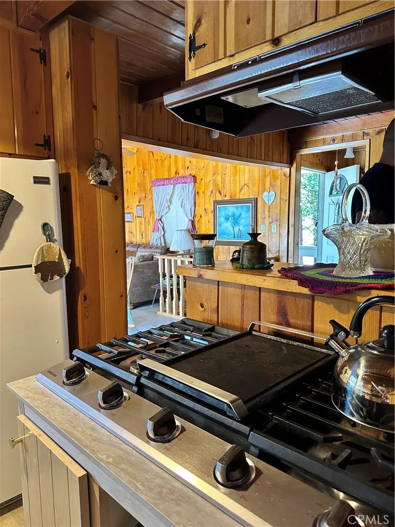 1223 Bear Springs Rimforest, CA 92378