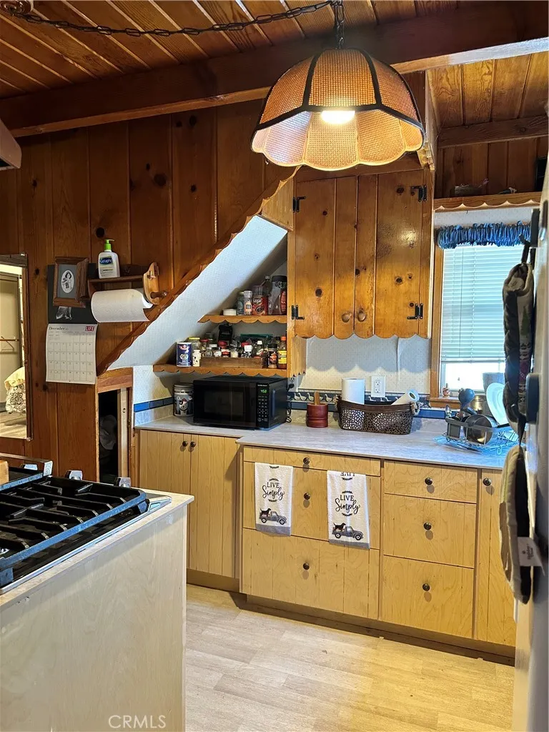 1223 Bear Springs Rimforest, CA 92378