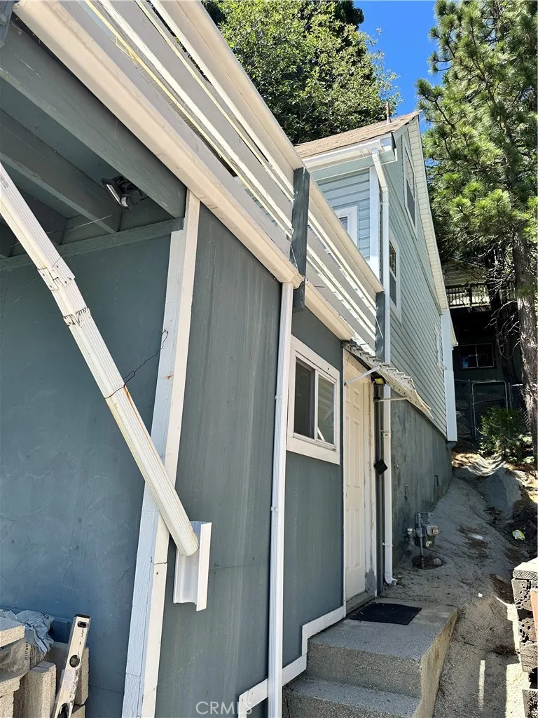 1223 Bear Springs Rimforest, CA 92378
