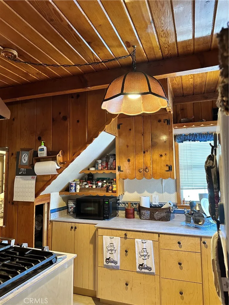 1223 Bear Springs Rimforest, CA 92378
